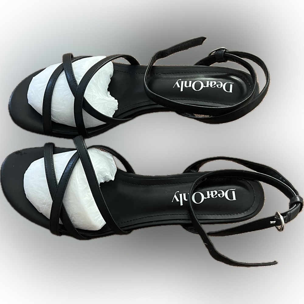 Dearfoams Women's Elegant Black Kitten Heels